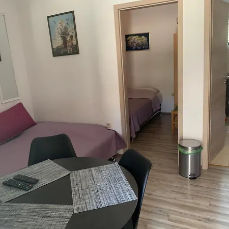 Sunny Side Apartment